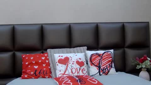 SelenaHanson online show from 13, 2, 2026