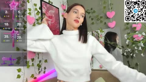 Snapshot of selenalune chatting on 8, 10, 2025 Selena online show from 8, 10, 2025