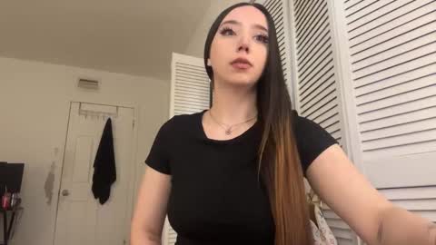 Snapshot of selenapowe chatting on 1, 3, 2025 Selena Powe online show from 1, 3, 2025