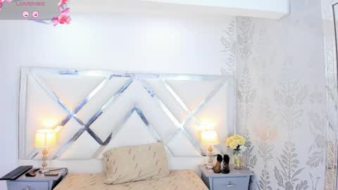 Snapshot of selenareyess chatting on 23, 11, 2025 Selena reyess online show from 23, 11, 2025