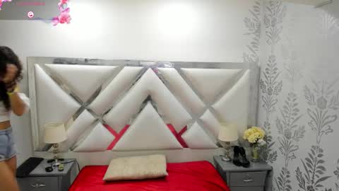 Snapshot of selenareyess chatting on 18, 12, 2025 Selena reyess online show from 18, 12, 2025