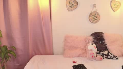 SelenaRossi online show from 19, 1, 2025