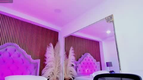 selenastonne online show from 21, 12, 2025