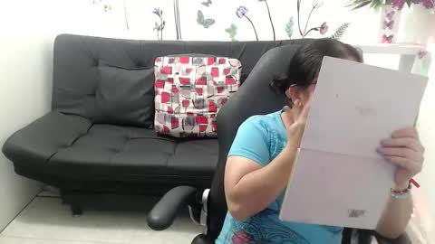 Snapshot of selene_mom chatting on 1, 6, 2026 selene online show from 1, 6, 2026
