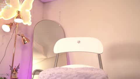 Snapshot of selene_starkk chatting on 22, 2, 2025 Sel Your Little butterfly online show from 22, 2, 2025