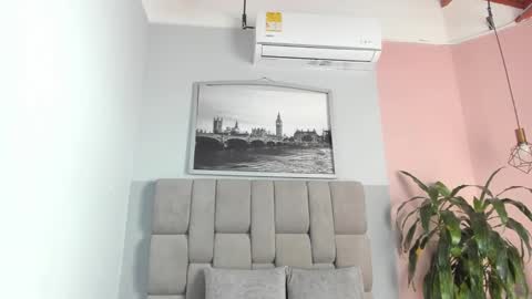 Snapshot of selene_tylor_ chatting on 19, 10, 2025 Selene online show from 19, 10, 2025