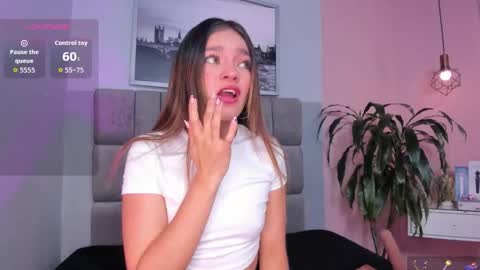 Snapshot of selene_tylor_ chatting on 28, 11, 2025 Selene online show from 28, 11, 2025