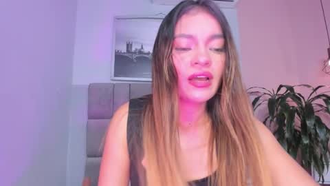 Snapshot of selene_tylor_ chatting on 4, 12, 2025 Selene online show from 4, 12, 2025