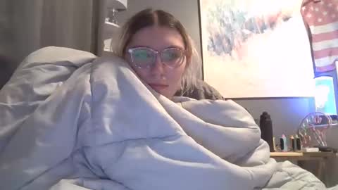 Snapshot of selenebaby chatting on 19, 1, 2025 Selene online show from 19, 1, 2025