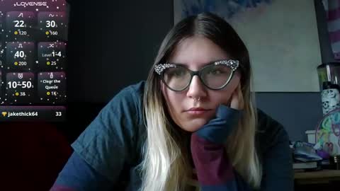 Snapshot of selenebaby chatting on 20, 10, 2025 Selene online show from 20, 10, 2025