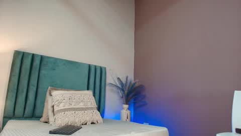 Snapshot of selenelujan chatting on 22, 11, 2025 Selene Lujan online show from 22, 11, 2025