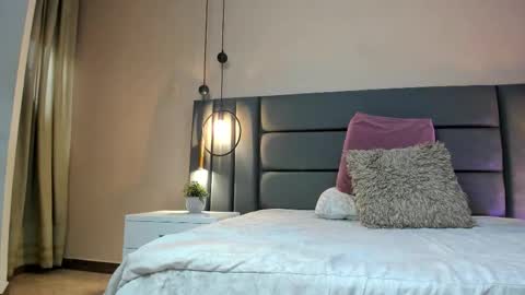 Selene Lujan online show from 25, 2, 2026