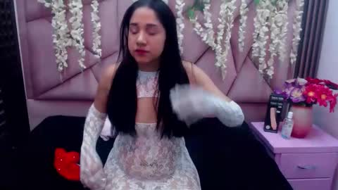 Snapshot of selenerose69 chatting on 4, 12, 2025 selenerose69 online show from 4, 12, 2025