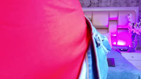 Selenna Cooper online show from 26, 3, 2026