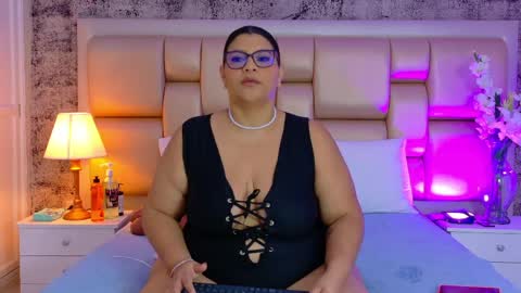 Selenna Cooper online show from 1, 4, 2026