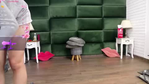 Snapshot of selensummer chatting on 12, 9, 2025 Selen online show from 12, 9, 2025