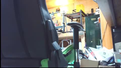 Snapshot of selfpound chatting on 4, 11, 2025 selfpound online show from 4, 11, 2025