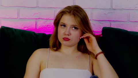 SelinSwarovski online show from 6, 2, 2025