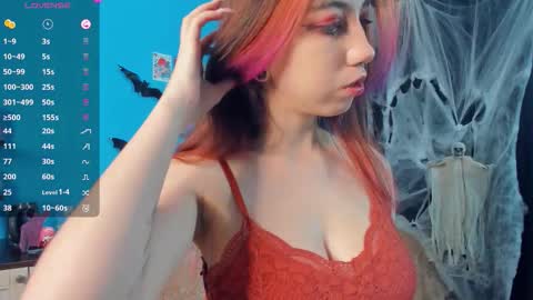 Snapshot of sell0n chatting on 8, 11, 2025 Mindy online show from 8, 11, 2025