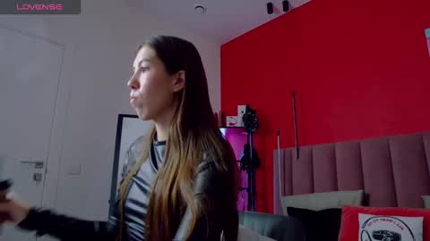 Snapshot of sellashine chatting on 15, 9, 2025 Nicole online show from 15, 9, 2025