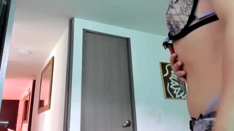Snapshot of selyn_ chatting on 11, 10, 2025 Selyn online show from 11, 10, 2025
