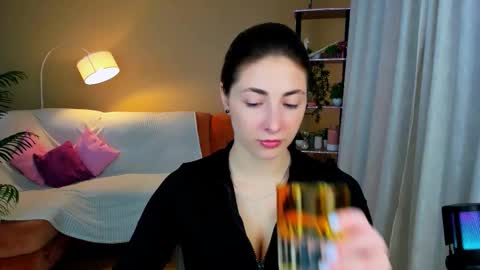 sensitiveheartt online show from 1, 10, 2025