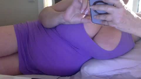 Snapshot of sensual_cris chatting on 6, 10, 2025 CRIS online show from 6, 10, 2025
