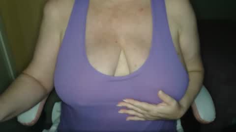 Snapshot of sensual_cris chatting on 14, 10, 2025 CRIS online show from 14, 10, 2025