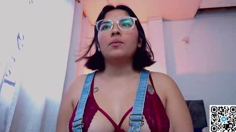 Snapshot of sensual_flame chatting on 25, 12, 2024 Camille and sophie online show from 25, 12, 2024