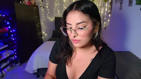 Camille and sophie online show from 19, 12, 2025