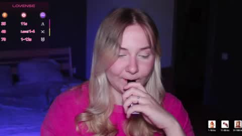Snapshot of sensual_girrrl chatting on 16, 7, 2026 Ilona online show from 16, 7, 2026
