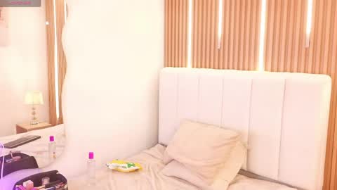 Sensual Kim77 online show from 30, 5, 2026