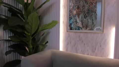 Snapshot of sensual_sophie_ chatting on 10, 11, 2025 Sophie online show from 10, 11, 2025