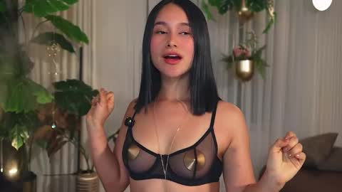 Maria- OF sensual bee online show from 11, 10, 2025