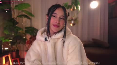 Maria- OF sensual bee online show from 21, 11, 2025