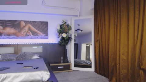 Snapshot of sensualhallie chatting on 17, 10, 2025 Hallie online show from 17, 10, 2025