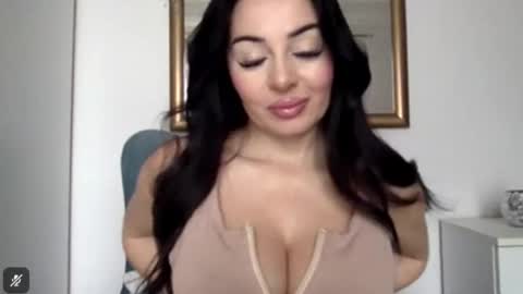 Snapshot of sensuallstella chatting on 27, 11, 2025 sensuallstella online show from 27, 11, 2025