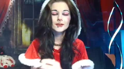 Snapshot of seraphinmunster chatting on 19, 12, 2024 Seraphin Munster online show from 19, 12, 2024