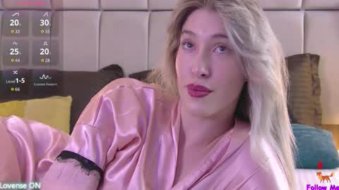 Snapshot of serena_bennet chatting on 27, 10, 2025 Serena online show from 27, 10, 2025