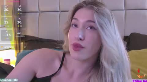 Snapshot of serena_bennet chatting on 2, 11, 2025 Serena online show from 2, 11, 2025