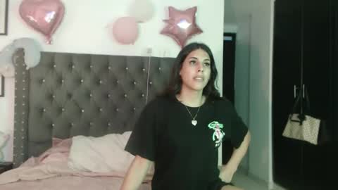 Snapshot of serenaroussee chatting on 4, 3, 2025 sararoussee online show from 4, 3, 2025