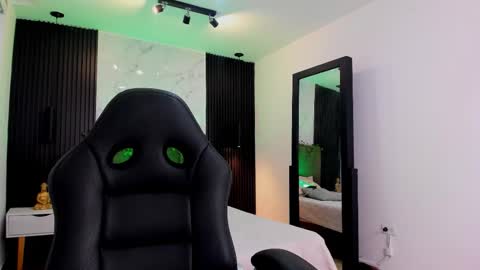 Snapshot of serene_waves chatting on 3, 12, 2025 Serene online show from 3, 12, 2025