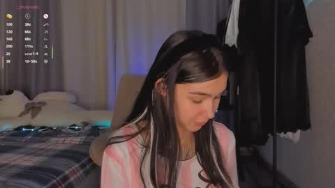 Snapshot of sergantt53 chatting on 22, 11, 2025 Ariana online show from 22, 11, 2025