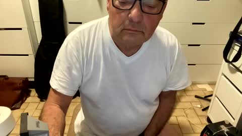 Snapshot of serge8413 chatting on 2, 12, 2024 serge8413 online show from 2, 12, 2024