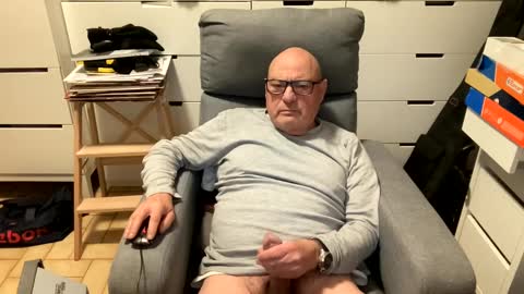 Snapshot of serge8413 chatting on 8, 2, 2025 serge8413 online show from 8, 2, 2025