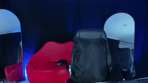 Snapshot of sesymilf chatting on 26, 11, 2025 LUCERO online show from 26, 11, 2025