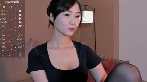 Snapshot of seulbi chatting on 25, 9, 2025 Sana online show from 25, 9, 2025