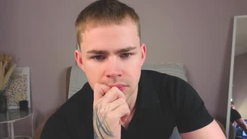 Snapshot of sevans14 chatting on 2, 12, 2025 SevanS14 online show from 2, 12, 2025