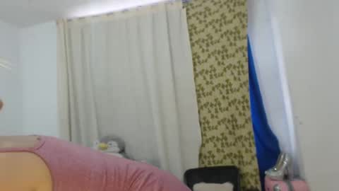 Snapshot of sex_forever77 chatting on 4, 3, 2025 Karol y antony online show from 4, 3, 2025