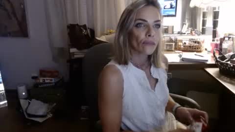 Snapshot of sexi_chrisly chatting on 23, 11, 2025 Sexi Chrisly online show from 23, 11, 2025